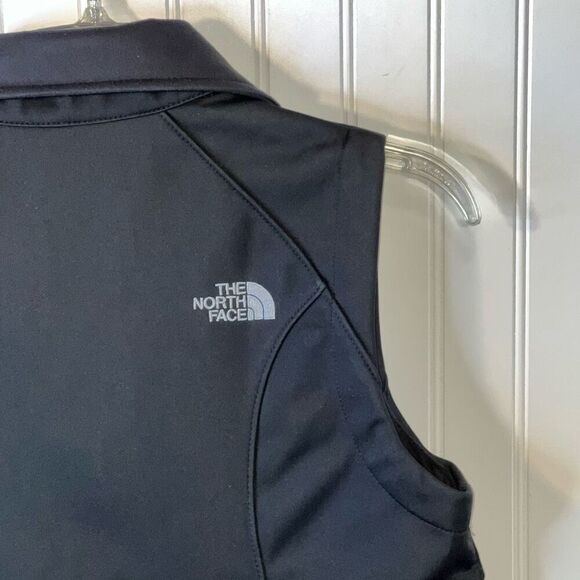 The North Face Womens Vest Black Medium Windwall Slim Fit Happy Face Patches NWT - Picture 11 of 13